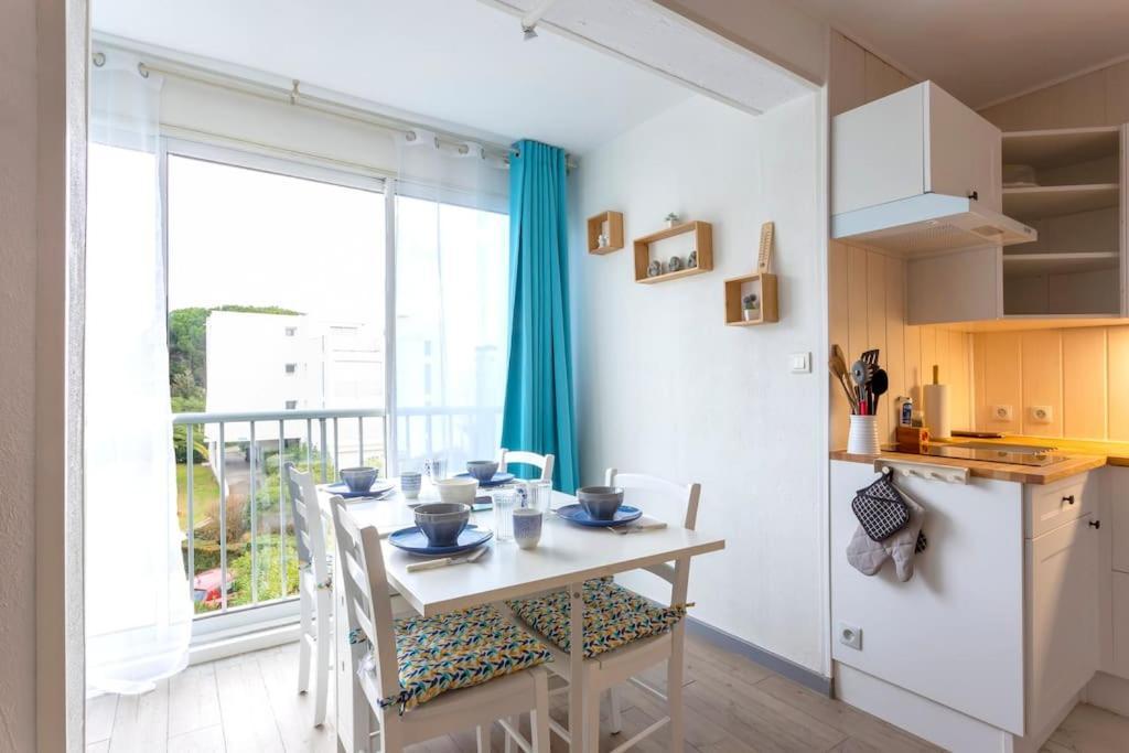 Chez Laurence - Elegant Appartement Climatise Avec Wifi Et Parking La Grande-Motte Exterior foto